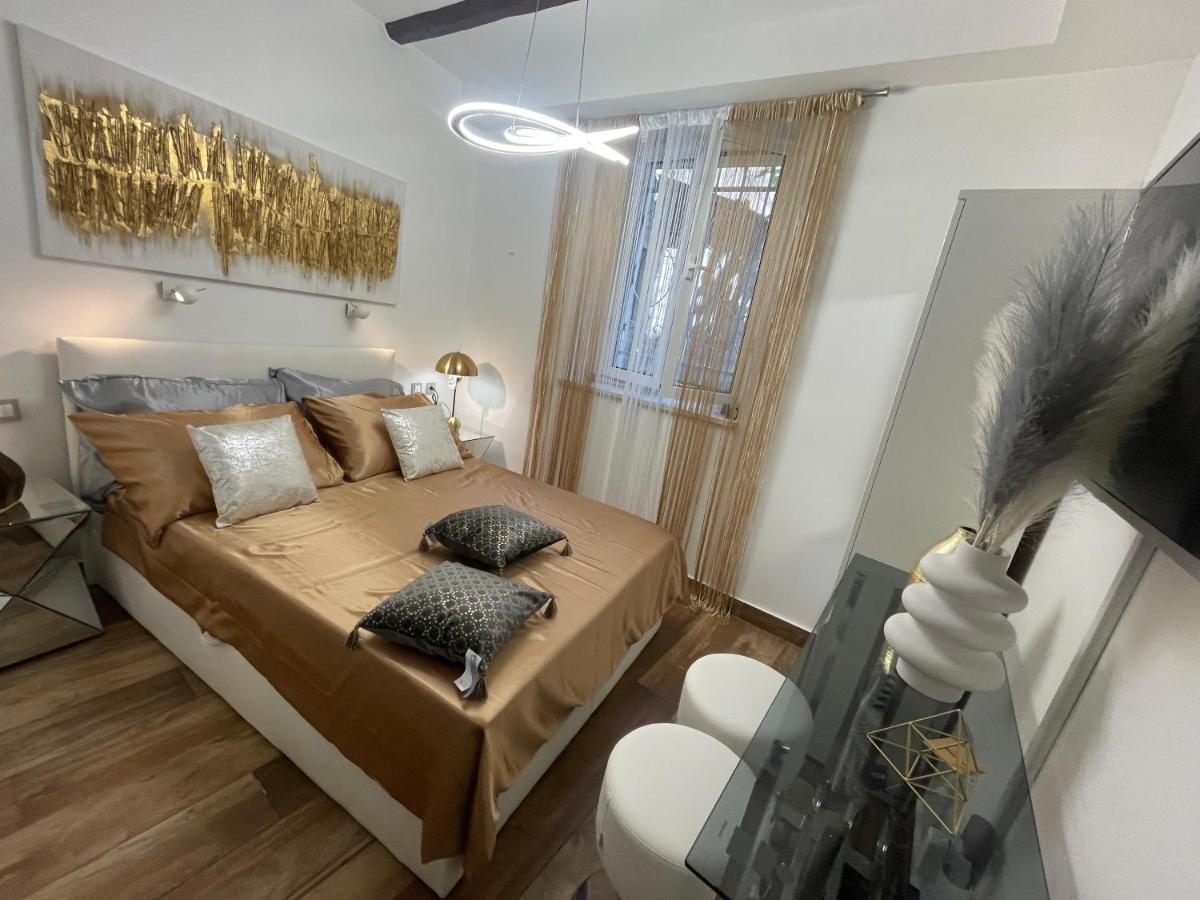 Penzion Spalatum New Chic & With Kitchen And Terrace - Centre