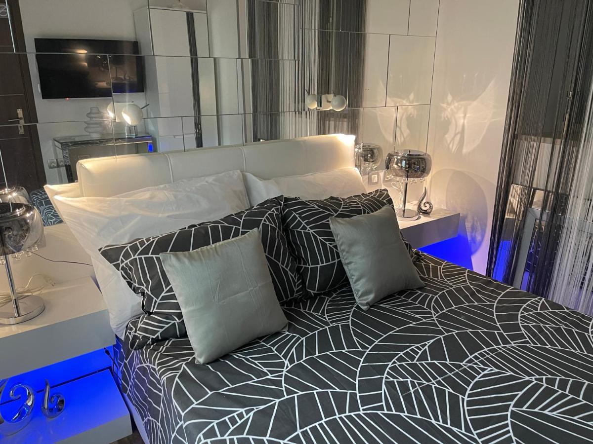 Penzion Spalatum New Chic & With Kitchen And Terrace - Centre Split